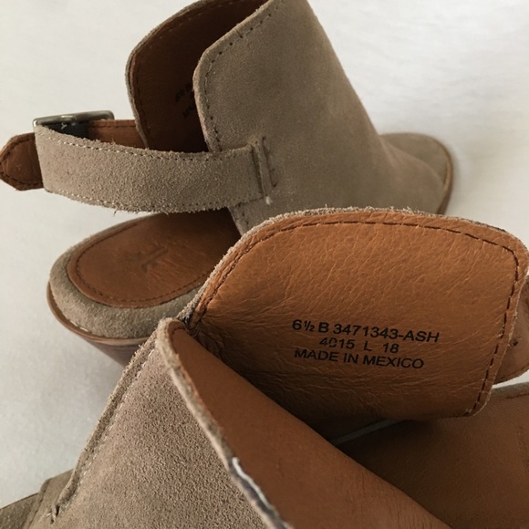 FRYE Dani Shield Sling Back Sandal Heels Open toe Wood wmn 6.5 black Or tan New - Picture 15 of 15